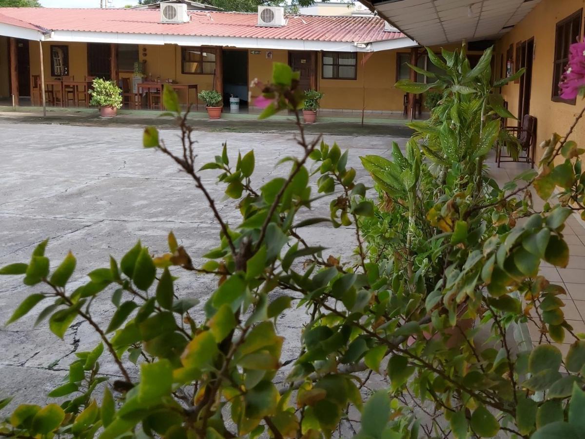 Mados Hotel Tamarindo Choluteca 외부 사진